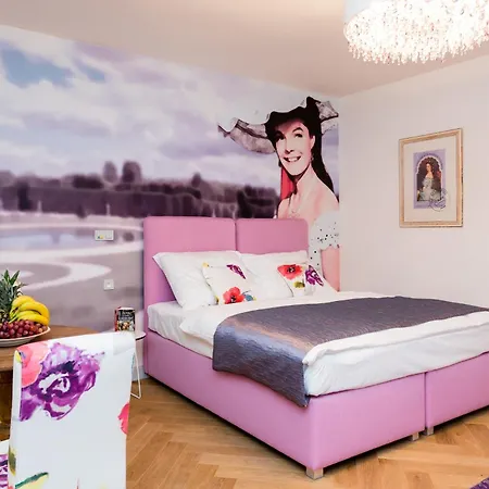 Old Royal Post Boutique Hotel & Premium Suites Prague Exterior photo