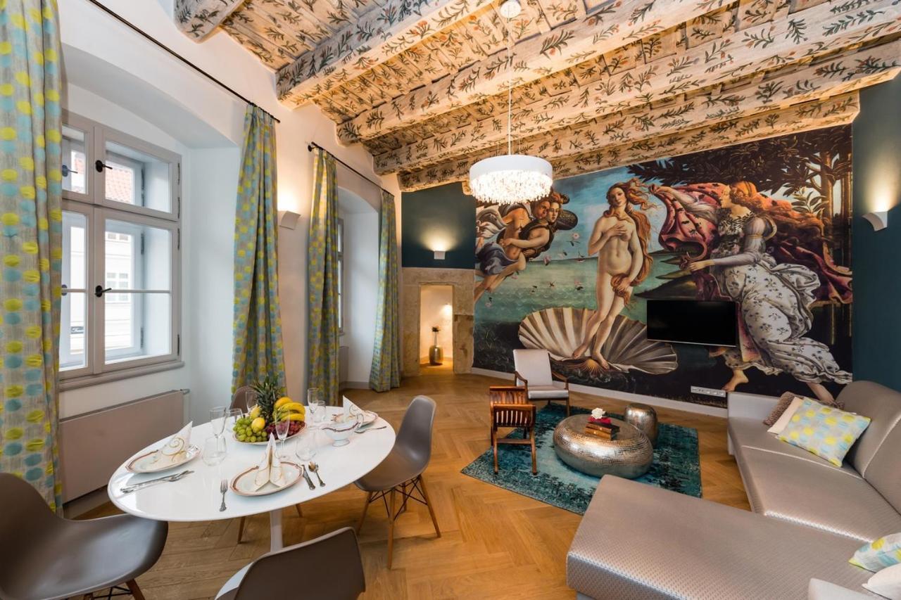 Old Royal Post Boutique & Premium Praha